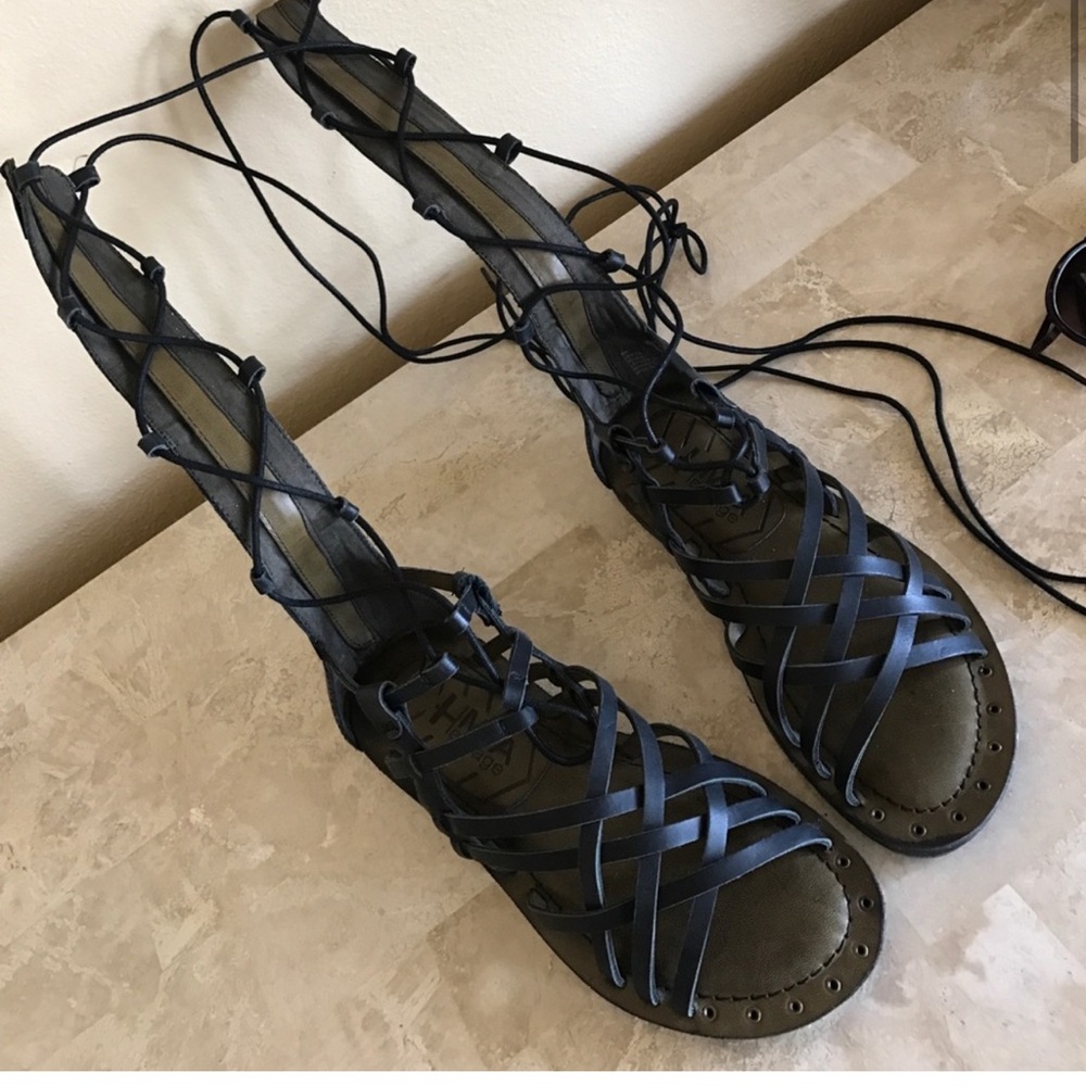 GLADIATOR SANDALS